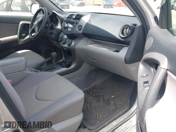 2007 Toyota RAV4 with VIN JTMBD33V576046176, listed as a IAAI auction lot 42147958 with 277,555 mi miles. Bid and sale history available at carsss.com. Image 5.