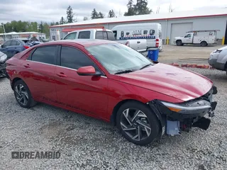 2024 Hyundai Elantra SEL z VIN KMHLS4DGXRU787577, wystawiony jako IAAI lot #42182678 z przebiegiem 3 794 mil mil oraz . Historia ofert i sprzedaży dostępna na DreamBid. Obrazek 1.