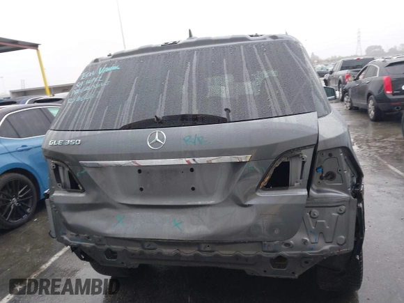 2018 Mercedes-Benz GLE 350 z VIN 4JGDA5JBXJB001718, wystawiony jako IAAI lot #41567368 z przebiegiem 81 487 mil mil oraz . Historia ofert i sprzedaży dostępna na DreamBid. Obrazek 17.
