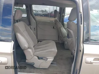 2006 Chrysler Town & Country SWB with VIN 1A4GP45R66B594898, listed as a IAAI auction lot 41128710 with 195,062 mi miles. Bid and sale history available at carsss.com. Image 8.
