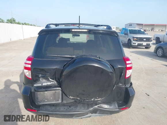 2010 Toyota RAV4 z VIN JTMZF4DV2AD017346, wystawiony jako IAAI lot #42641598 z przebiegiem 237 460 mil mil oraz . Historia ofert i sprzedaży dostępna na DreamBid. Obrazek 16.