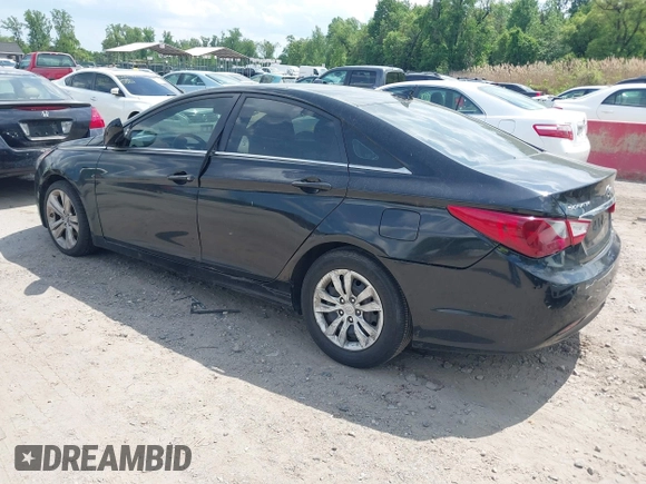 2013 Hyundai Sonata GLS with VIN 5NPEB4AC1DH555211, listed as a IAAI auction lot 42190097 with 181,000 mi miles and . Bid and sale history available at carsss.com. Image 3.