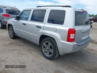 2008 Jeep Patriot Sport z VIN 1J8FT28W18D777368, wystawiony jako IAAI lot #42321212 z przebiegiem 157 803 mil mil oraz . Historia ofert i sprzedaży dostępna na DreamBid. Obrazek 3.