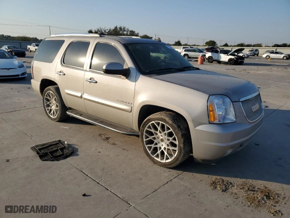 2007 GMC Yukon Denali with VIN 1GKFK63867J293789, listed as a Copart auction lot 75705004 with 0 mi miles and Salvage Title. Bid and sale history available at carsss.com. Image 4.