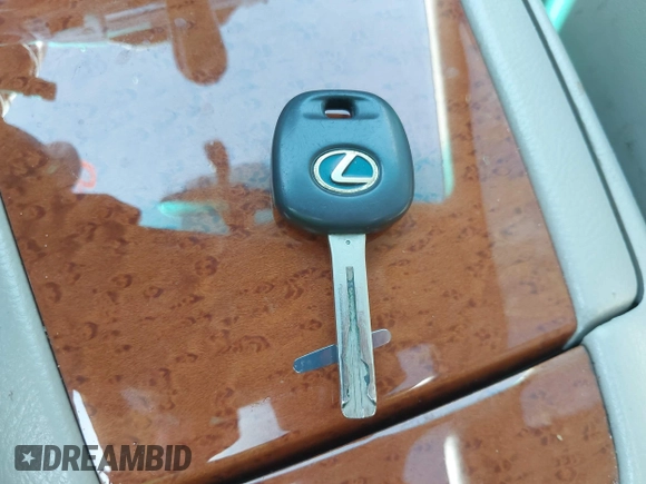 2004 Lexus RX 330 z VIN JTJHA31U640018346, wystawiony jako IAAI lot #42243724 z przebiegiem 227 556 mil mil oraz . Historia ofert i sprzedaży dostępna na DreamBid. Obrazek 11.