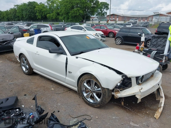 2008 Ford Mustang GT Deluxe с VIN 1ZVHT82H185196893, выставлен на аукционе IAAI как лот 42497243 с пробегом Не указан миль и . История ставок и продаж доступна на DreamBid. Изображение 12.