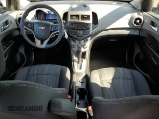 2015 Chevrolet Sonic LT z VIN 1G1JC5SH2F4200996, wystawiony jako Copart lot #53979965 z przebiegiem 129 200 mil mil oraz Szkoda całkowita • Salvage title. Historia ofert i sprzedaży dostępna na DreamBid. Obrazek 8.