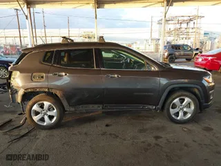 2021 Jeep Compass Altitude with VIN 3C4NJCBB3MT522861, listed as a IAAI auction lot 40885753 with 98,583 mi miles. Bid and sale history available at carsss.com. Image 14.