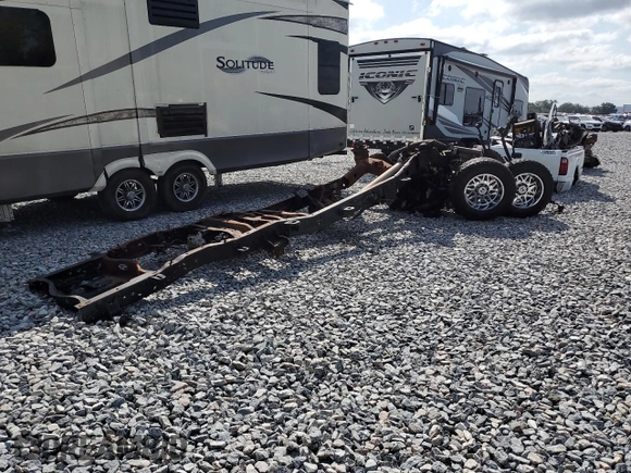 2016 Ford F-350 Platinum with VIN 1FT8W3BT8GEB76334, listed as a Copart auction lot 53998995 with Not provided miles and Non repairable. Bid and sale history available at DreamBid. Image 4.