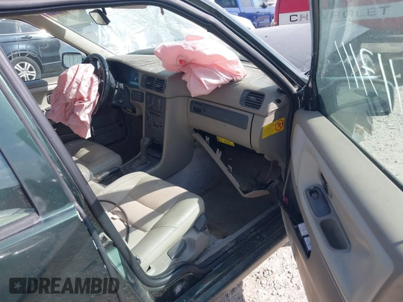 1998 Volvo V70 GLT with VIN YV1LW5675W2420633, listed as a IAAI auction lot 42117111 with 92,644 mi miles and . Bid and sale history available at DreamBid. Image 5.
