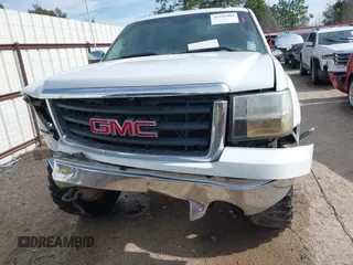 2008 GMC Sierra 1500 SLE1 with VIN 3GTEK13JX8G304275, listed as a IAAI auction lot 41249001 with 195,116 mi miles. Bid and sale history available at carsss.com. Image 13.