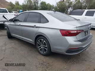 2024 Volkswagen Jetta Sport z VIN 3VWBM7BU3RM025861, wystawiony jako IAAI lot #41571284 z przebiegiem 9 990 mil mil oraz . Historia ofert i sprzedaży dostępna na DreamBid. Obrazek 3.