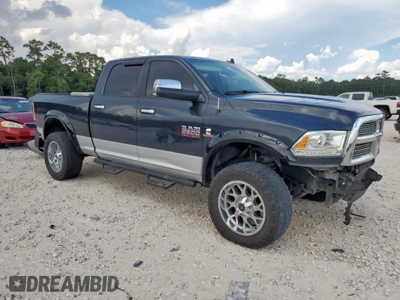 2014 Ram 2500 Laramie z VIN 3C6UR5FL4EG183158, wystawiony jako Copart lot #61846925 z przebiegiem 199 961 mil mil oraz Szkoda całkowita • Salvage title. Historia ofert i sprzedaży dostępna na DreamBid. Obrazek 4.