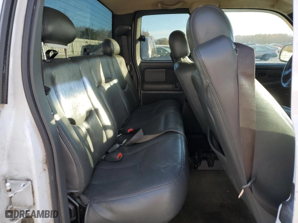 2003 Chevrolet Silverado 1500 LT with VIN 2GCEC19T031182338, listed as a Copart auction lot 84427524 with 112,460 mi miles and Salvage Title. Bid and sale history available at carsss.com. Image 10.