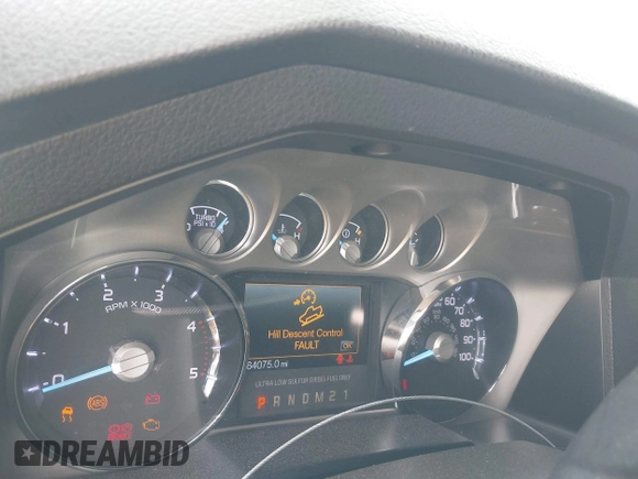 2013 Ford F-250 XL z VIN 1FT7W2BT4DEB27388, wystawiony jako IAAI lot #42244172 z przebiegiem 264 075 mil mil oraz . Historia ofert i sprzedaży dostępna na DreamBid. Obrazek 7.