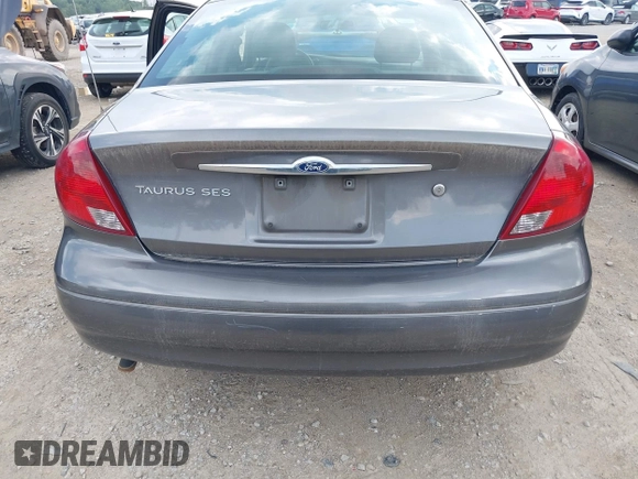 2002 Ford Taurus SES Standard с VIN 1FAFP55U42A114570, выставлен на аукционе IAAI как лот 42723316 с пробегом 120 191 миль миль и . История ставок и продаж доступна на DreamBid. Изображение 6.