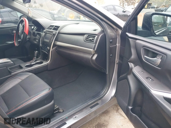 2017 Toyota Camry XLE with VIN 4T1BF1FKXHU389929, listed as a IAAI auction lot 42051551 with 98,285 mi miles. Bid and sale history available at carsss.com. Image 5.