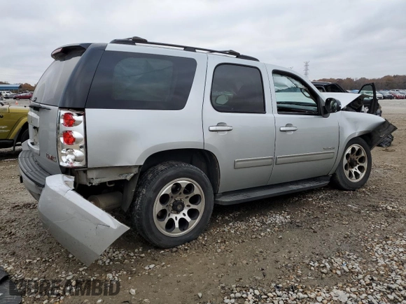 2013 GMC Yukon SLE with VIN 1GKS1AE03DR171528, listed as a Copart auction lot 84190114 with 0 mi miles and Salvage Title. Bid and sale history available at carsss.com. Image 3.