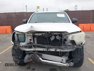 2014 Toyota Tacoma PreRunner z VIN 3TMJU4GN3EM170360, wystawiony jako IAAI lot #42438394 z przebiegiem 223 101 mil mil oraz . Historia ofert i sprzedaży dostępna na DreamBid. Obrazek 12.