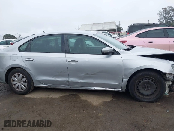 2013 Volkswagen Passat Wolfsburg Edition with VIN 1VWAP7A39DC126165, listed as a IAAI auction lot 41921572 with 132,992 mi miles. Bid and sale history available at carsss.com. Image 14.