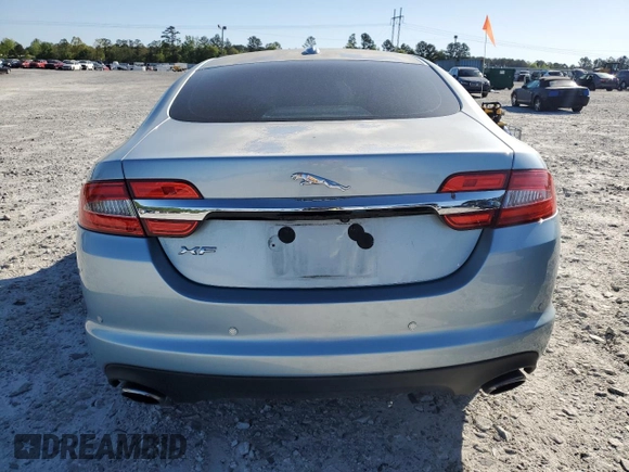 2012 Jaguar XF z VIN SAJWA0FB2CLS35083, wystawiony jako Copart lot #53203365 z przebiegiem 61 329 mil mil oraz Czysty tytuł • Clean title. Historia ofert i sprzedaży dostępna na DreamBid. Obrazek 6.