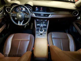 2020 Alfa Romeo Stelvio Ti z VIN ZASPAKBN5L7C92294, wystawiony jako Copart lot #85327554 z przebiegiem 30 633 mil mil oraz Szkoda całkowita • Salvage title. Historia ofert i sprzedaży dostępna na DreamBid. Obrazek 8.