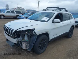 2017 Jeep Cherokee Latitude with VIN 1C4PJMCS7HW588228, listed as a IAAI auction lot 41839067 with 212,876 mi miles. Bid and sale history available at carsss.com. Image 18.