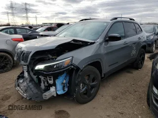 2023 Jeep Cherokee Altitude Lux with VIN 1C4PJMMB8PD105001, listed as a Copart auction lot 43586005 with 5,903 mi miles and Salvage Title. Bid and sale history available at carsss.com. Image 1.