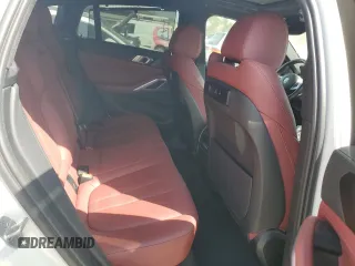 2022 BMW X6 xDrive40i z VIN 5UXCY6C0XN9K78927, wystawiony jako Copart lot #48348335 z przebiegiem 63 074 mil mil oraz Szkoda całkowita • Salvage title. Historia ofert i sprzedaży dostępna na DreamBid. Obrazek 11.