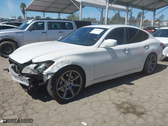 2013 Infiniti M37 with VIN JN1BY1AP6DM511104, listed as a IAAI auction lot 41818184 with 138,605 mi miles. Bid and sale history available at carsss.com. Image 18.