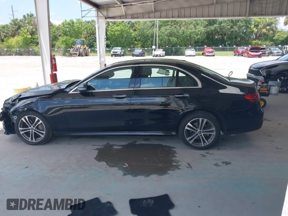2021 Mercedes-Benz E 350 z VIN W1KZF8EB8MA873550, wystawiony jako IAAI lot #42299371 z przebiegiem 62 734 mil mil oraz . Historia ofert i sprzedaży dostępna na DreamBid. Obrazek 14.