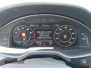 2019 Audi Q7 Premium Plus z VIN WA1LABF70KD010916, wystawiony jako IAAI lot #42027043 z przebiegiem 143 812 mil mil oraz . Historia ofert i sprzedaży dostępna na DreamBid. Obrazek 7.