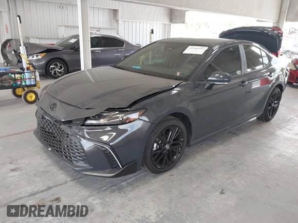 2025 Toyota Camry LE z VIN 4T1DAACK6SU057540, wystawiony jako IAAI lot #42186493 z przebiegiem 2 762 mil mil oraz . Historia ofert i sprzedaży dostępna na DreamBid. Obrazek 18.