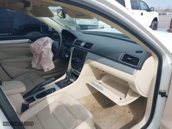 2013 Volkswagen Passat SE with VIN 1VWBP7A39DC070202, listed as a IAAI auction lot 41555860 with 149,091 mi miles. Bid and sale history available at carsss.com. Image 5.