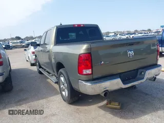 2015 Ram 1500 Lone Star z VIN 1C6RR6LT6FS553469, wystawiony jako IAAI lot #41569195 z przebiegiem 130 445 mil mil oraz . Historia ofert i sprzedaży dostępna na DreamBid. Obrazek 3.
