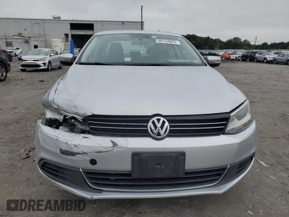 2013 Volkswagen Jetta SE z VIN 3VWDP7AJ8DM377432, wystawiony jako Copart lot #60154025 z przebiegiem 117 757 mil mil oraz Szkoda całkowita • Salvage title. Historia ofert i sprzedaży dostępna na DreamBid. Obrazek 5.