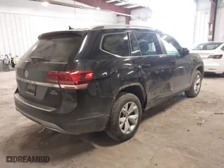 2018 Volkswagen Atlas 3.6L V6 SE with VIN 1V2LR2CA8JC513109, listed as a IAAI auction lot 41820598 with 69,532 mi miles. Bid and sale history available at carsss.com. Image 4.