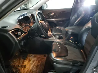 2019 Jeep Cherokee Latitude Plus с VIN 1C4PJMLB0KD398399, выставлен на аукционе Copart как лот 45468265 с пробегом 74 870 миль миль и Списание • Salvage title. История ставок и продаж доступна на DreamBid. Изображение 7.