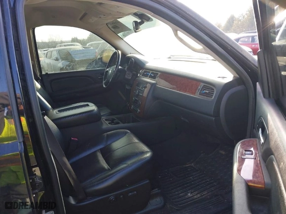 2007 Chevrolet Silverado 1500 LT w/2LT with VIN 2GCEK13M271558726, listed as a IAAI auction lot 41645324 with NaN miles. Bid and sale history available at carsss.com. Image 5.
