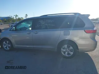 2017 Toyota Sienna LE Auto Access Seat with VIN 5TDKZ3DC5HS786195, listed as a IAAI auction lot 41829226 with 138,047 mi miles. Bid and sale history available at carsss.com. Image 14.