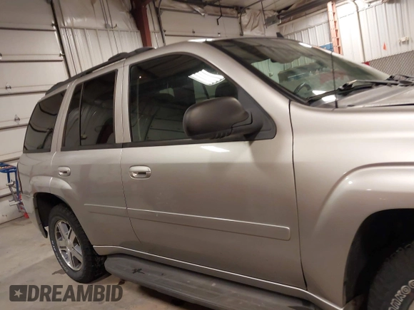 2007 Chevrolet TrailBlazer LS with VIN 1GNDT13S072267270, listed as a IAAI auction lot 41913360 with 152,678 mi miles. Bid and sale history available at carsss.com. Image 14.