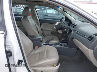 2011 Ford Fusion SEL with VIN 3FAHP0JA6BR298200, listed as a IAAI auction lot 41714463 with 131,391 mi miles. Bid and sale history available at carsss.com. Image 5.
