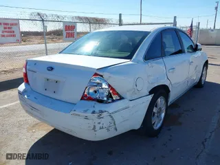 2005 Ford Five Hundred SE with VIN 1FAFP231X5G162714, listed as a IAAI auction lot 41466990 with 171,090 mi miles. Bid and sale history available at carsss.com. Image 4.