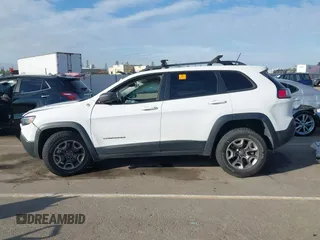 2019 Jeep Cherokee Trailhawk Elite with VIN 1C4PJMBX7KD410612, listed as a IAAI auction lot 41878935 with 55,163 mi miles. Bid and sale history available at carsss.com. Image 15.