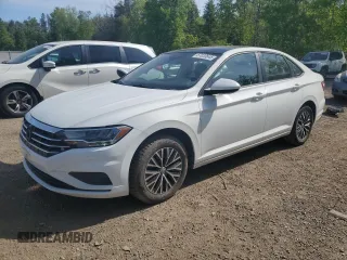 2020 Volkswagen Jetta SEL z VIN 3VWEB7BU3LM021397, wystawiony jako Copart lot #57033645 z przebiegiem 141 288 mil mil oraz Czysty tytuł • Clean title. Historia ofert i sprzedaży dostępna na DreamBid. Obrazek 1.