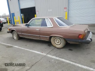 1979 Mercedes-Benz SLC с VIN 10702412025628, выставлен на аукционе Copart как лот 42388515 с пробегом 167 898 миль миль и Списание • Salvage title. История ставок и продаж доступна на DreamBid. Изображение 2.