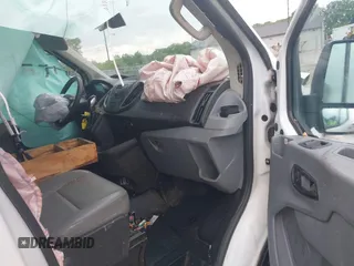 2019 Ford Transit z VIN 1FTYR2CM1KKA28111, wystawiony jako IAAI lot #42439960 z przebiegiem 116 173 mil mil oraz . Historia ofert i sprzedaży dostępna na DreamBid. Obrazek 5.
