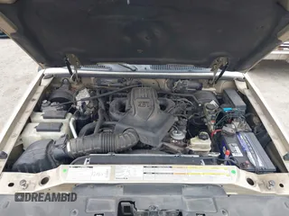 2000 Ford Explorer XLT z VIN 1FMZU73E2YZB86817, wystawiony jako IAAI lot #41768075 z przebiegiem 226 718 mil mil oraz . Historia ofert i sprzedaży dostępna na DreamBid. Obrazek 10.