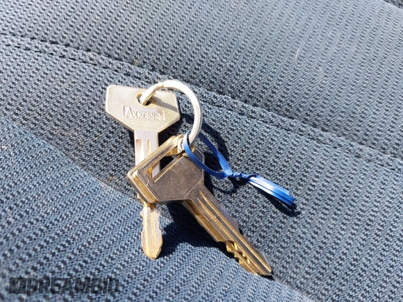 1990 Toyota Camry LE ECT z VIN JT2SV22E1L3427911, wystawiony jako IAAI lot #42040646 z przebiegiem 133 129 mil mil oraz . Historia ofert i sprzedaży dostępna na DreamBid. Obrazek 11.