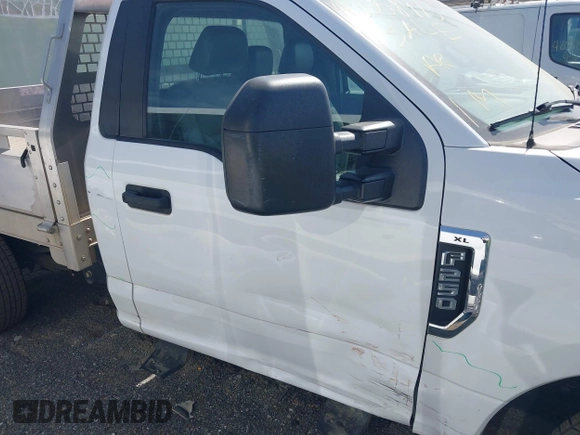 2019 Ford Super Duty F-250 SRW XL with VIN 1FDBF2A66KEG59711, listed as a IAAI auction lot 42058973 with 113,086 mi miles. Bid and sale history available at carsss.com. Image 13.